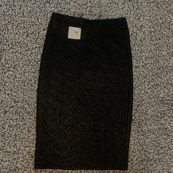 Black pencil skirt - Picture 1 of 2